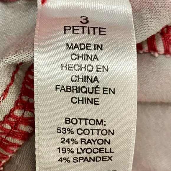 Chico’s Red Floral the Platinum Jegging Size 16P - Picture 12 of 15